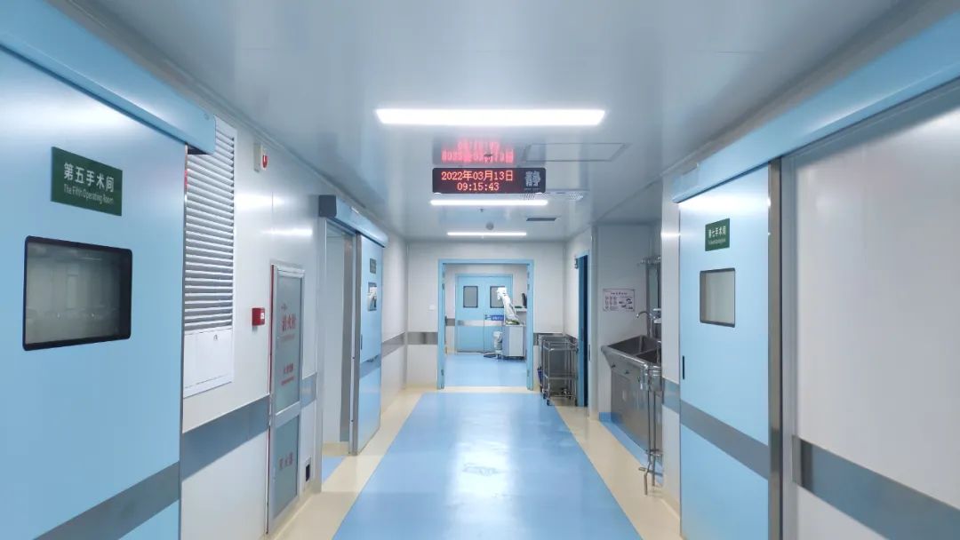 河南省中醫(yī)院西區(qū)醫(yī)院百級層流手術室正式啟動，當天首臺全髖關節(jié)置換術圓滿成功！