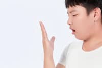 身上發(fā)出奇怪的臭味，可能是腎臟出了大問題！