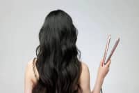 頭發(fā)自然干和吹干，哪個(gè)更好？很多人都做錯(cuò)了
