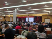 測血壓、測血糖、專家指導(dǎo)······這期講座愛心滿滿