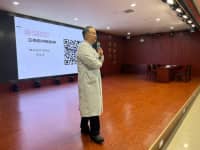 測血糖、量血壓、專家指導(dǎo)······這期講座健康力拉滿！