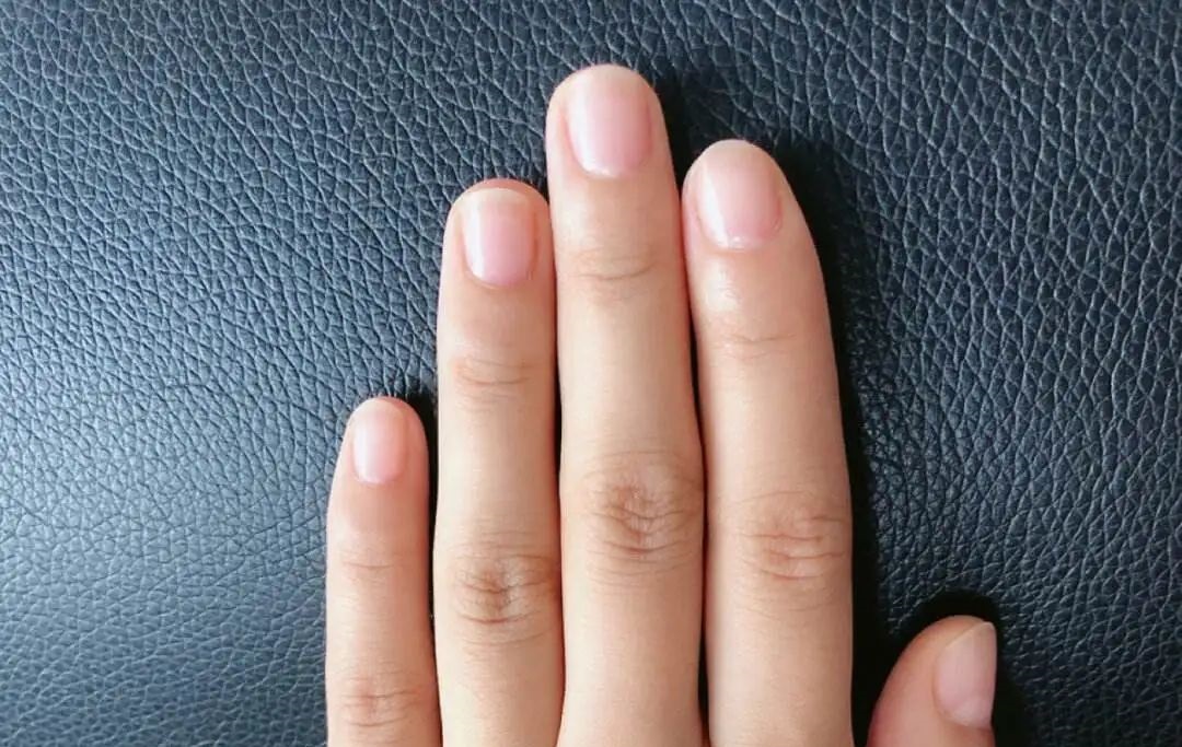 身體好不好，看看指甲就知道？指甲出現(xiàn)這10種情況要留意！