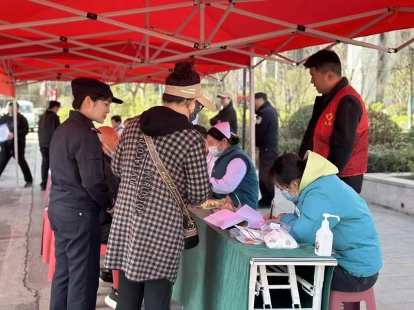 不負(fù)春光，鄭西專家義診健康行，關(guān)懷暖民心！