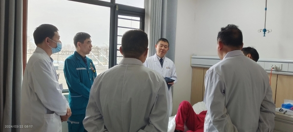 鄭西·醫(yī)聲｜光影下“守護(hù)微笑”，永不止步的 攀登者燕冰