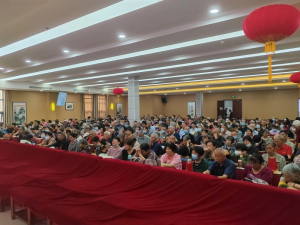 專家講座現(xiàn)場解憂，護(hù)航健康路